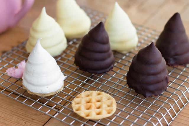 Mit diesem Spritzbeutel-Set gelingen Ihnen perfekte Schokoküsse