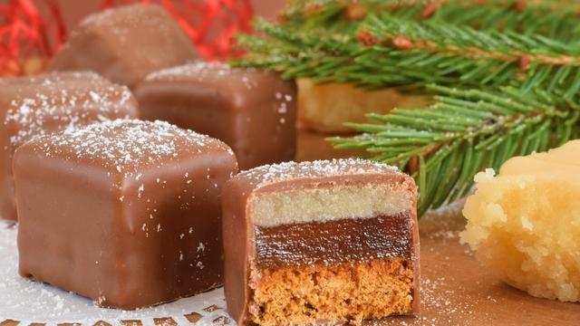 Köstliche Dominosteine selber machen: Das ultimative Rezept für Naschkatzen Köstliche Dominosteine selber machen: Das ultimative Rezept für Naschkatzen