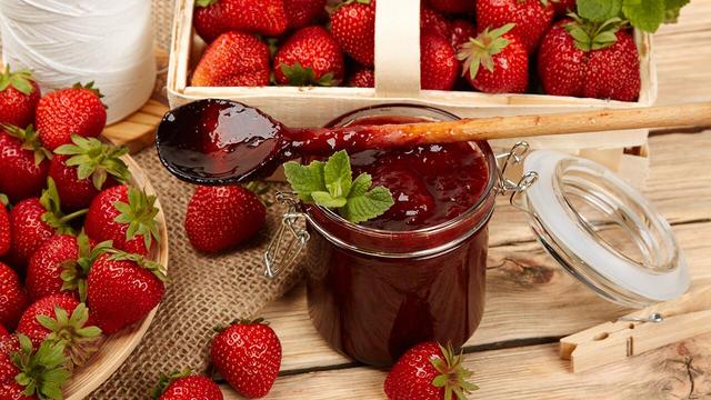 Leckere Erdbeermarmelade selbst gemacht - einfaches Rezept! - Sieu Thi ...