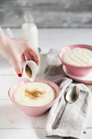 Leckerer Grießbrei: Einfaches Rezept zum Selbermachen Leckerer Grießbrei: Einfaches Rezept zum Selbermachen