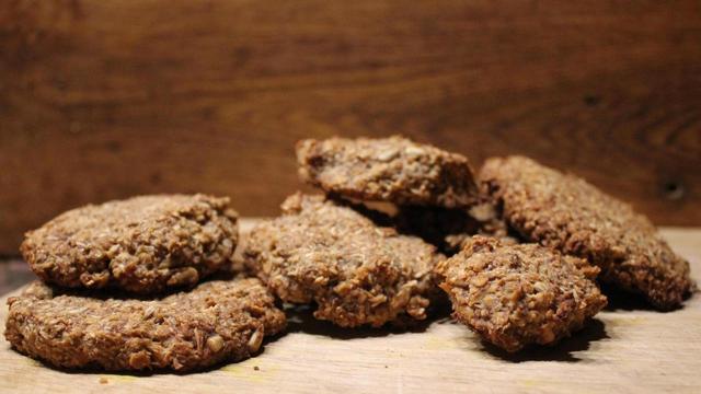 Dünne und knusprige Haferkekse selbst gemacht: So gelingt es! Dünne und knusprige Haferkekse selbst gemacht: So gelingt es!