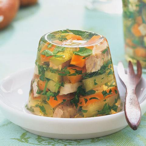 Gelingsichere Anleitungen für die Zubereitung von Sülze mit Gelatine Gelingsichere Anleitungen für die Zubereitung von Sülze mit Gelatine