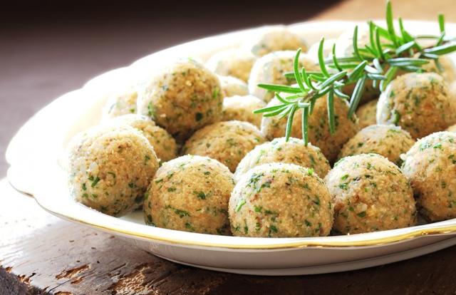 Köstliche Markklößchen aus eigener Herstellung Köstliche Markklößchen aus eigener Herstellung