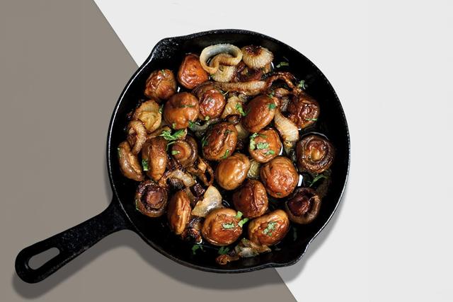 Pilzpfanne à la Jahrmarkt: Ein Gaumenschmaus für die ganze Familie Pilzpfanne à la Jahrmarkt: Ein Gaumenschmaus für die ganze Familie