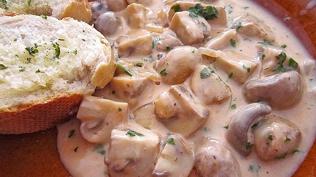 Pilzpfanne wie vom Jahrmarkt: Ein köstliches Rezept zum Nachkochen Pilzpfanne wie vom Jahrmarkt: Ein köstliches Rezept zum Nachkochen