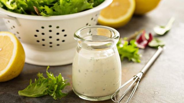 Gesunde Alternativen zu fertigem Salatdressing Gesunde Alternativen zu fertigem Salatdressing