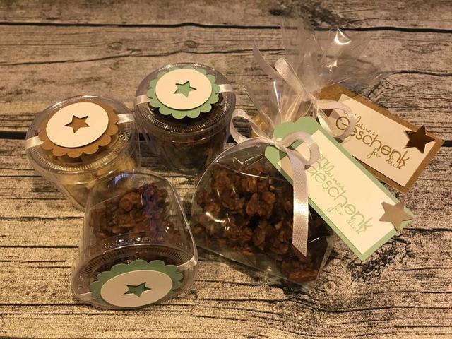 Geschenkidee aus der Küche: Selbstgemachte Schokocrossies zum Verschenken. Geschenkidee aus der Küche: Selbstgemachte Schokocrossies zum Verschenken.