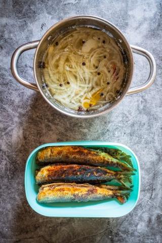 Traditionelle Bratheringe selber einlegen - Schritt für Schritt Anleitung