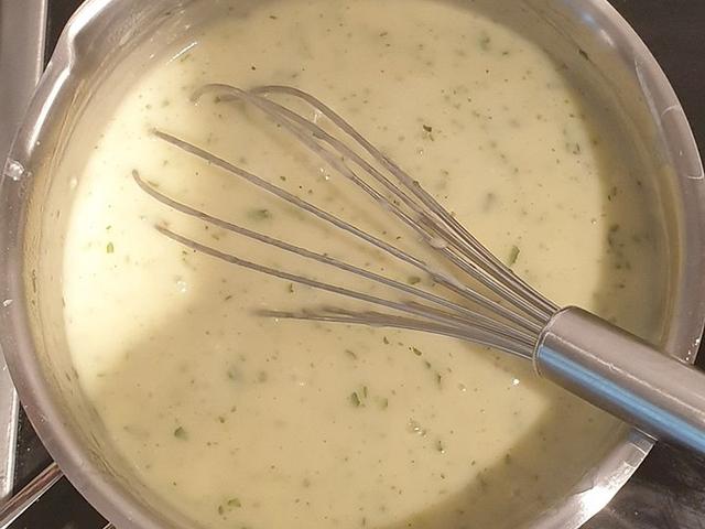 Perfekte helle Soße zum Fisch - selbst gemacht!