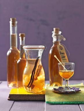 Weihnachtsgeschenkidee: Selbstgemachter Birnenlikör mit Zimt Weihnachtsgeschenkidee: Selbstgemachter Birnenlikör mit Zimt