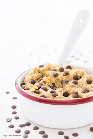 Rohes Vergnügen: Einfaches Rezept für selbstgemachten Keksteig zum Löffeln Rohes Vergnügen: Einfaches Rezept für selbstgemachten Keksteig zum Löffeln