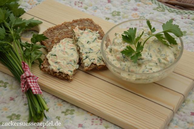 Leckerer Kräuterfrischkäse zum Selbermachen