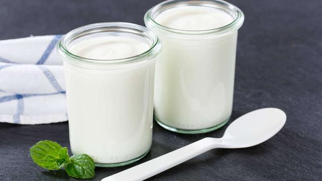 Naturjoghurt selber machen: Einfache Anleitung für zu Hause Naturjoghurt selber machen: Einfache Anleitung für zu Hause
