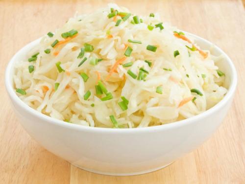 Genießen Sie den originalen Krautsalat wie bei Oma Genießen Sie den originalen Krautsalat wie bei Oma