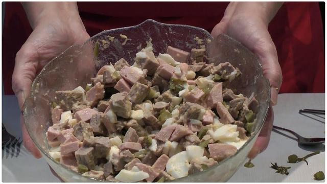 Selbstgemachter Rindfleischsalat: Eine kulinarische Köstlichkeit Selbstgemachter Rindfleischsalat: Eine kulinarische Köstlichkeit