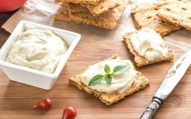 Genießen Sie hausgemachten Schmelzkäse mit diesen Rezepten Genießen Sie hausgemachten Schmelzkäse mit diesen Rezepten