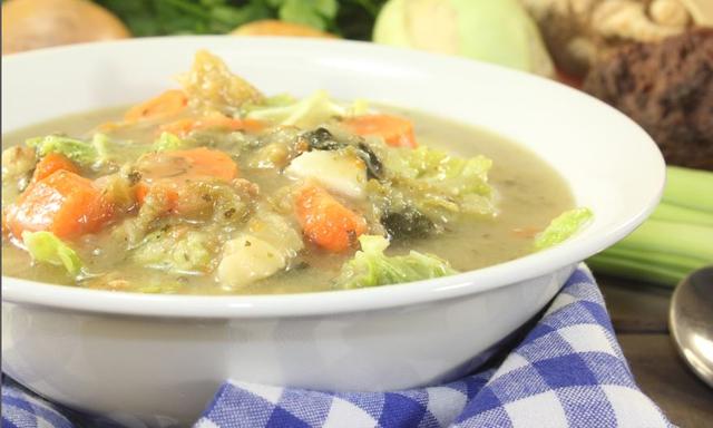 Der beste Wirsing-Eintopf nach Omas Geheimrezept Der beste Wirsing-Eintopf nach Omas Geheimrezept