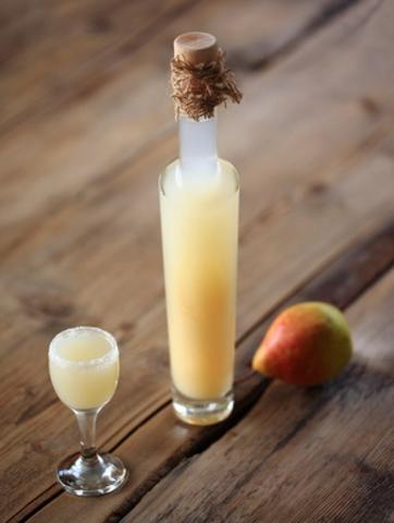 Birnenlikör selber machen: Eine tolle Möglichkeit, reife Birnen zu verwerten Birnenlikör selber machen: Eine tolle Möglichkeit, reife Birnen zu verwerten