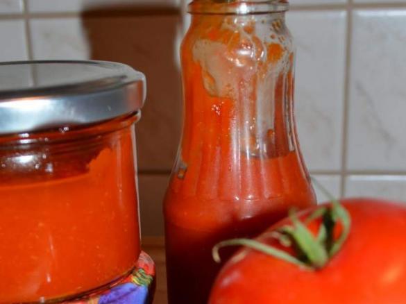Geniales Rezept für selbstgemachtes Ketchup mit dem Thermomix Geniales Rezept für selbstgemachtes Ketchup mit dem Thermomix