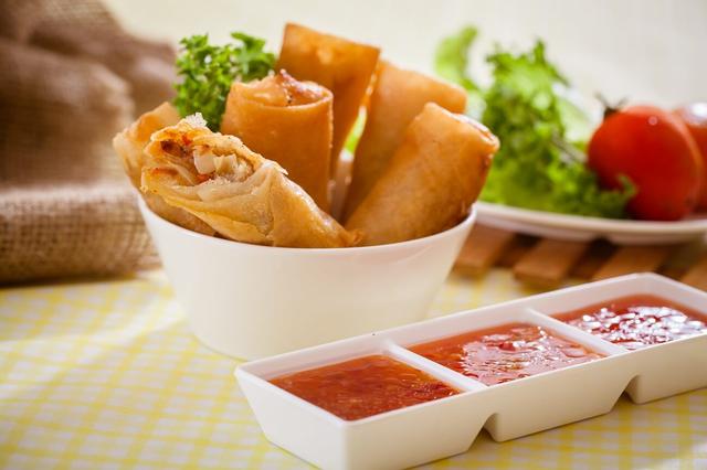 Schritt-für-Schritt-Anleitung: So gelingen selbstgemachte Frühlingsrollen Schritt-für-Schritt-Anleitung: So gelingen selbstgemachte Frühlingsrollen