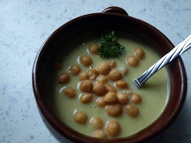 Selbstgemachte Backerbsen als perfekte Suppenbeilage