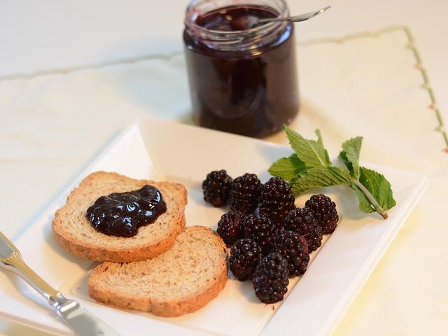 Genießen Sie hausgemachte Brombeermarmelade mit diesem Rezept