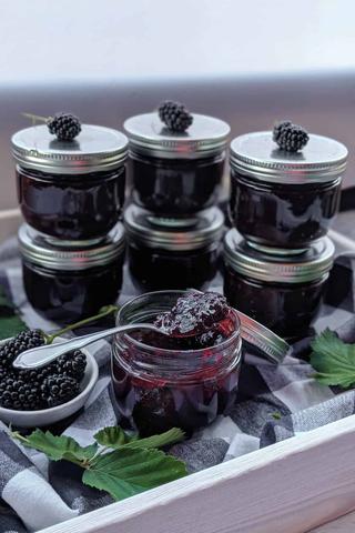 Einfaches Rezept für selbstgemachte Brombeermarmelade