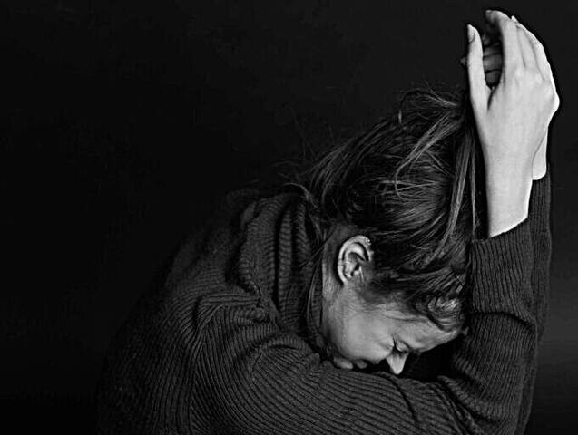 Ab welchem Punkt sollte man bei Liebeskummer professionelle Unterstützung suchen?