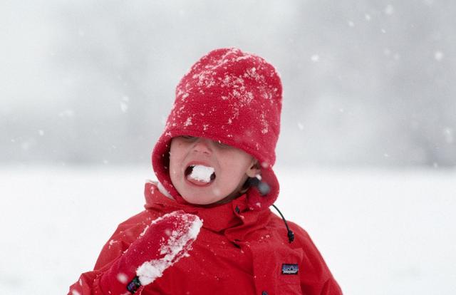 Akzeptable Luftqualität mit potenziellen Gesundheitsproblemen für empfindliche Personen Akzeptable Luftqualität mit potenziellen Gesundheitsproblemen für empfindliche Personen