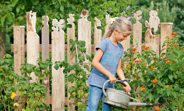 Bauen Sie Ihre eigenen Zaunhocker - Schritt für Schritt Anleitung Bauen Sie Ihre eigenen Zaunhocker - Schritt für Schritt Anleitung