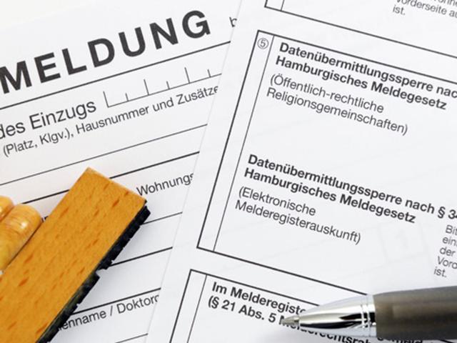 Preise für eine Meldebescheinigung: Gebühren und Befreiungsmöglichkeiten