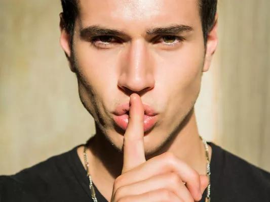 Mewing: Wie funktioniert der Fitness-Trend und bringt er wirklich etwas?