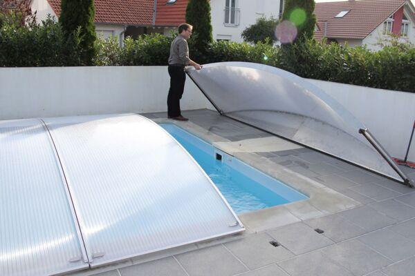 FlexiRoof Bausatz für maßgeschneiderte Poolüberdachungen zum Selbermachen FlexiRoof Bausatz für maßgeschneiderte Poolüberdachungen zum Selbermachen