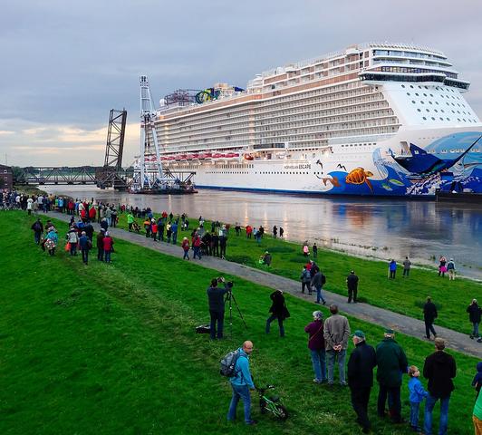Aktuelle Informationen zur Abfahrt der Schiffe von der Meyer Werft Aktuelle Informationen zur Abfahrt der Schiffe von der Meyer Werft