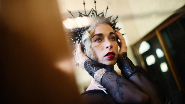 Elizabeth Holmes: Ein Beispiel für narzisstisches Verhalten bei Frauen