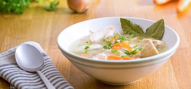 Natürliche Hilfe bei Erkältungsbeschwerden: Omas sieben wirksame Hausmittel