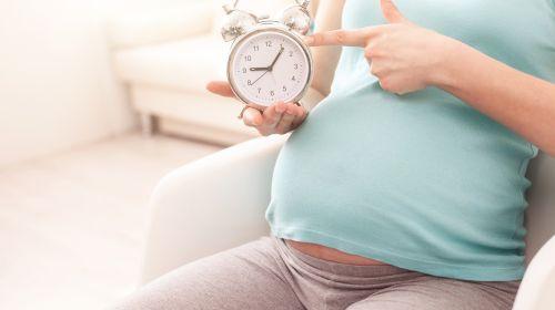 Natürliche Mittel zur Einleitung der Geburt: Erfahren Sie, was wehenfördernd ist