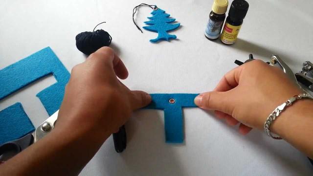 Natürlicher Lufterfrischer: Duftbaum ganz ohne Chemie selbst herstellen Natürlicher Lufterfrischer: Duftbaum ganz ohne Chemie selbst herstellen