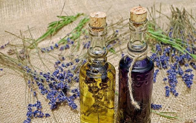 Erkältungsbad selber machen: Natürliche Hausmittel für schnelle Linderung Erkältungsbad selber machen: Natürliche Hausmittel für schnelle Linderung