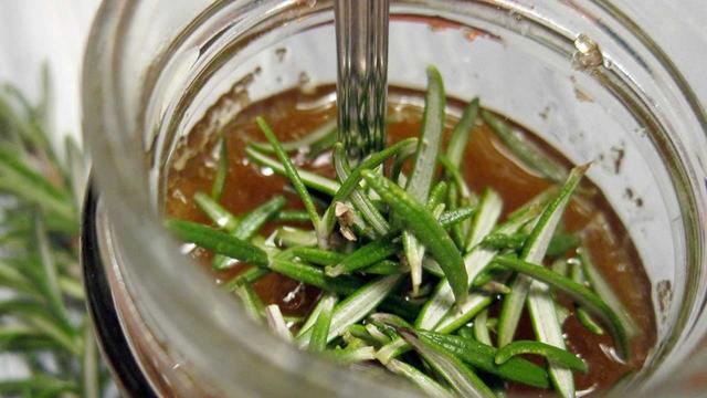 Günstige und natürliche Alternativen: Peelings selber machen mit Hausmitteln