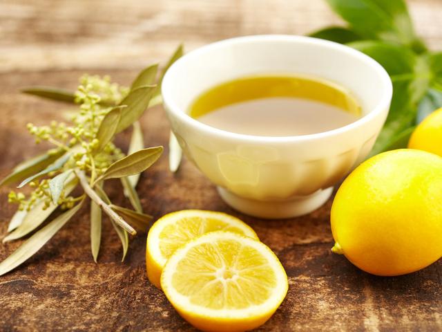 Hausmittel gegen entzündetes Zahnfleisch: Tipps und Tricks zur Behandlung Hausmittel gegen entzündetes Zahnfleisch: Tipps und Tricks zur Behandlung