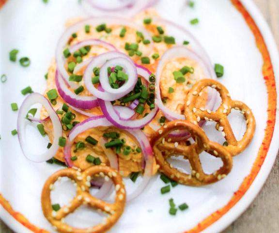 Was ist Obazda? Ein Blick auf die Geschichte und Bedeutung des bayrischen Brotaufstrichs