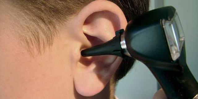 Sicher und effektiv: So können Sie einen Ohrenschmalzpfropf selbst lösen