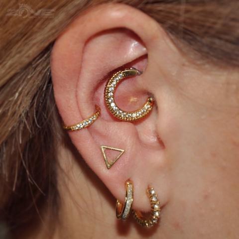 Schritt-für-Schritt-Anleitung: So stichst du dir selbst ein Ohrloch für Ohrringe