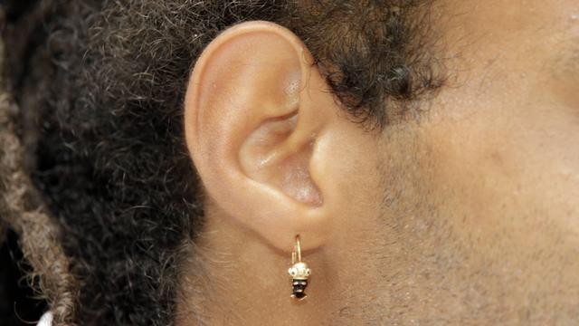 Ohrloch selber stechen: Was du beachten solltest