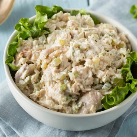 Genießen Sie den Geschmack der Vergangenheit mit diesem Geflügelsalat Genießen Sie den Geschmack der Vergangenheit mit diesem Geflügelsalat