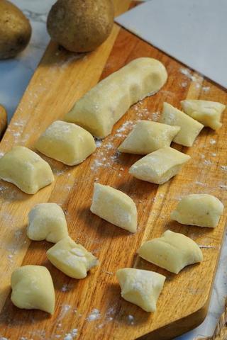 Keine Konservierungsstoffe, nur echter Geschmack: Original italienische Gnocchi selber machen Keine Konservierungsstoffe, nur echter Geschmack: Original italienische Gnocchi selber machen