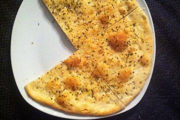 Schnelles und einfaches Rezept für selbstgemachtes Pizzabrot Schnelles und einfaches Rezept für selbstgemachtes Pizzabrot
