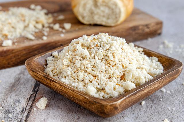 Do-it-yourself Paniermehl: Wie man schnell und einfach Semmelbrösel macht Do-it-yourself Paniermehl: Wie man schnell und einfach Semmelbrösel macht