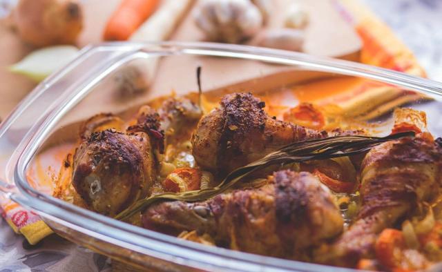 Perfekte Hähnchenschenkel im Backofen: So gelingt Perfekte Hähnchenschenkel im Backofen: So gelingt
